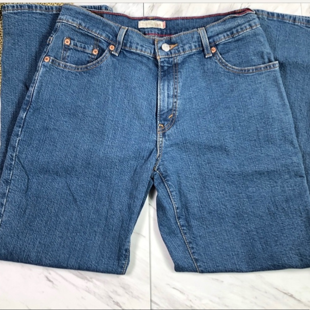 Levi’s 550 Relaxed bootcut jeans